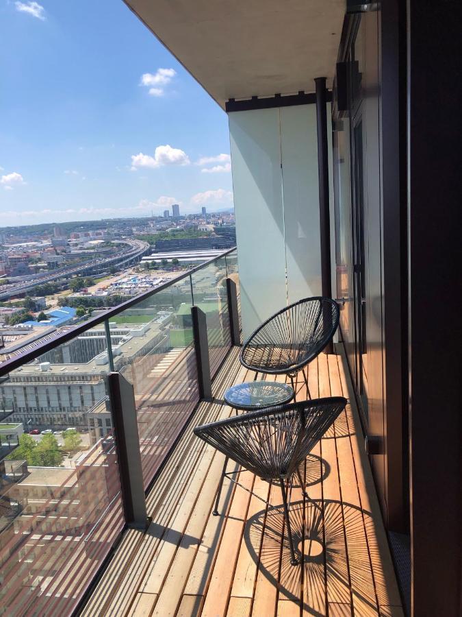Brand-new, Close To Centre, Rooftop-summer-pool * Viena